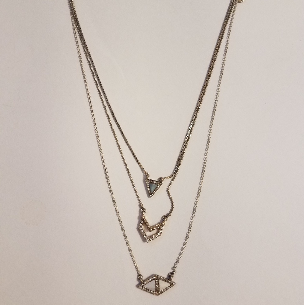 Chloe and Isabel Portico Convertible short pendant necklace